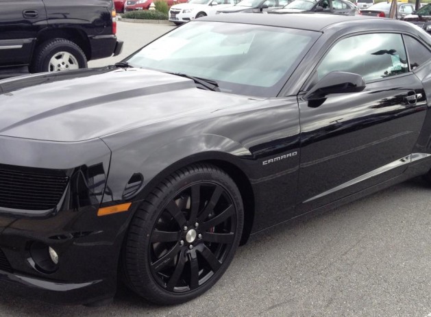 20" MRR wheels w/custom powder coat finish
Clear coat caliper
Painted roters
Upper/Lower Phantom grille